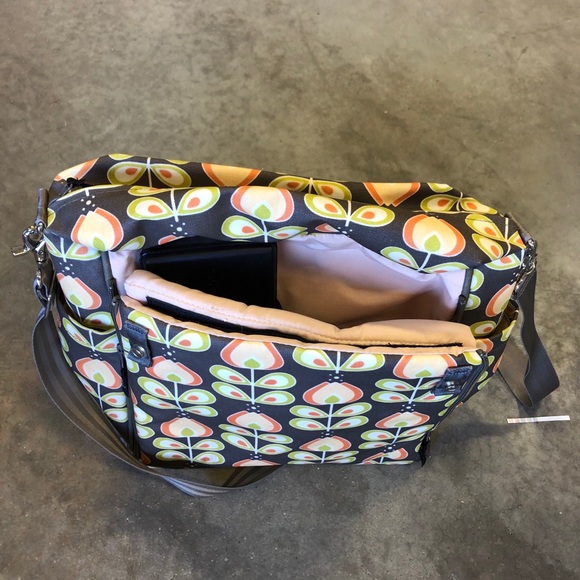Petunia Pickle Bottom Diaper Bag - Picture 2 of 2